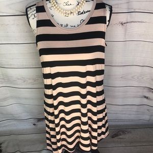 Logo by Lori Goldstein sleeveless top🥀New